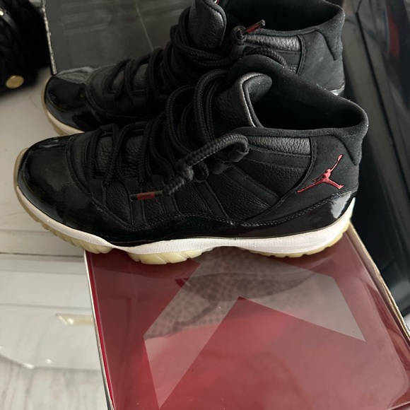 Air Jordan 11 (72-10) - Picture 7 of 15